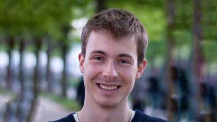 Johannes Maly - [Fronte Capelli Sorriso]