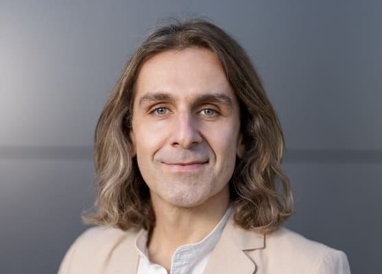 Moritz Hardt - [Mento Guancia Sopracciglio]