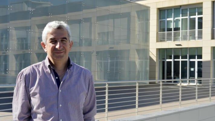 nicu.sebe - [In piedi Collare impiegato]