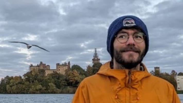 Scott.Pesme - [Uccello Nuvola Occhiali]